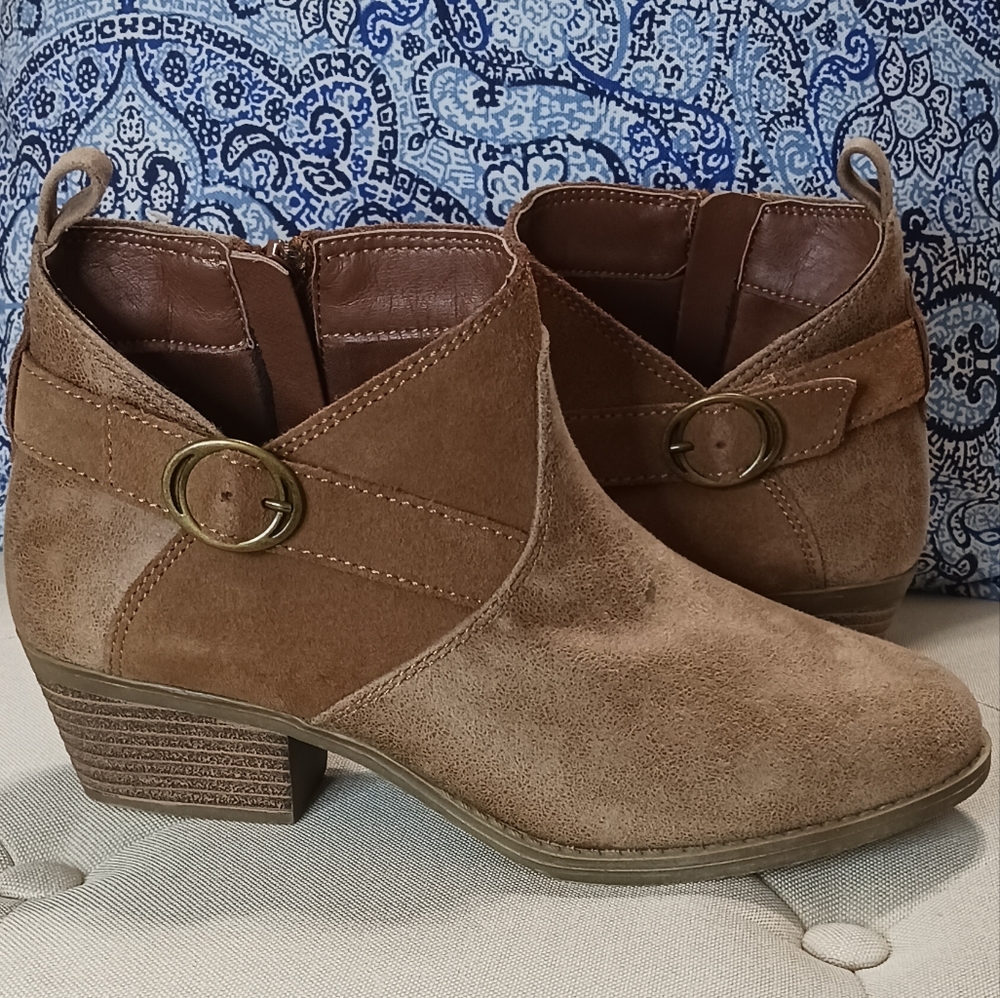 Skechers Ankle boots brown tan NWOT
